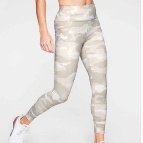 Athleta Elation 7/8 Tight - Picture 1 of 4